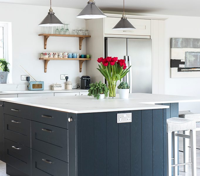 kitchen island with pendant lamps